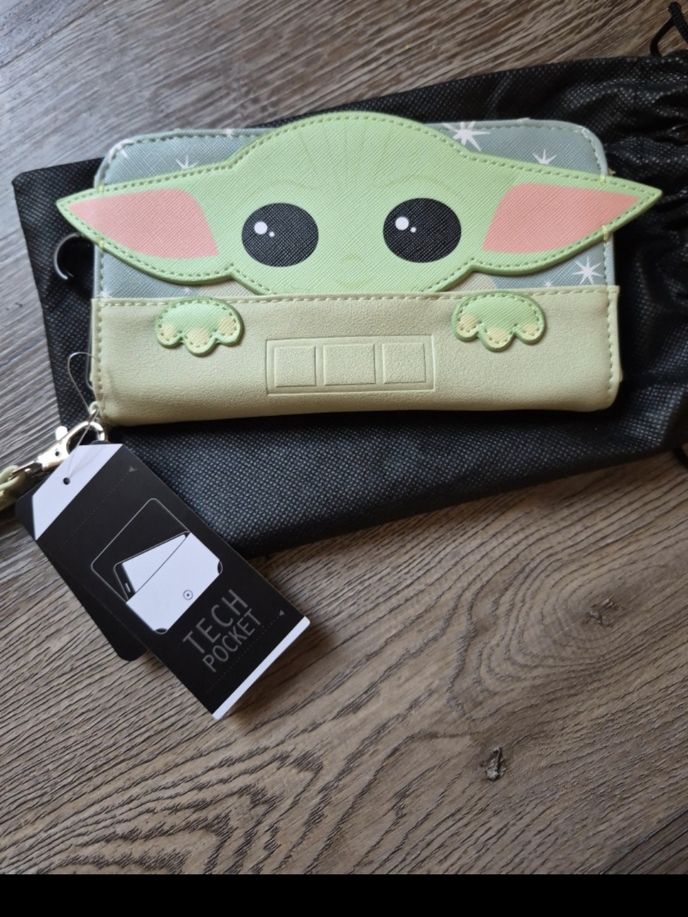 Green Baby Yoda  Tech Pocket Wallet - NWT